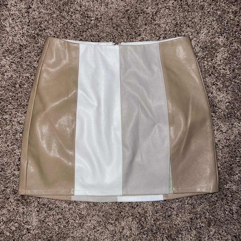 Color blocked faux leather skirt size small taupe color